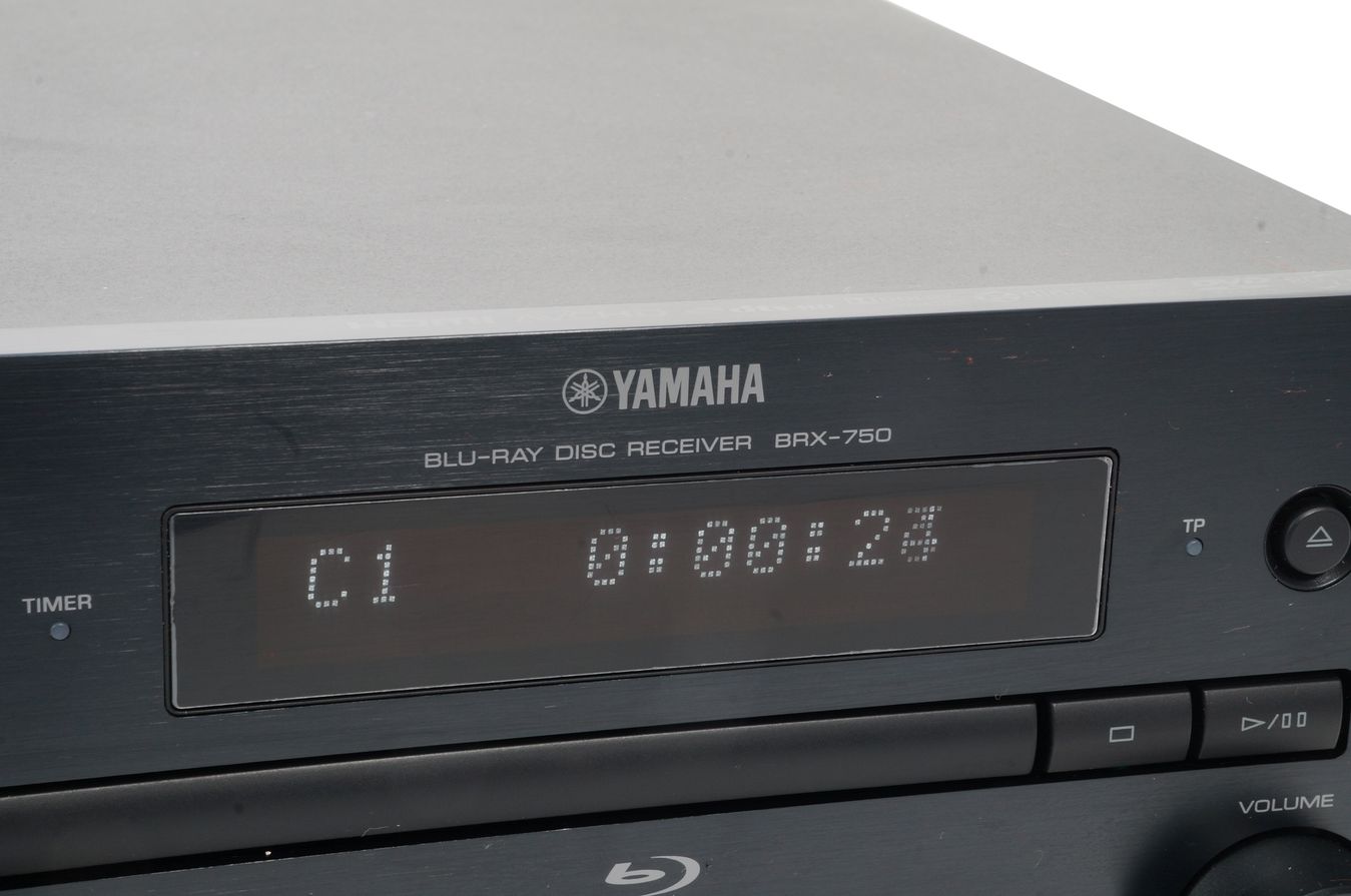Yamaha_BRX-750_2.1_Blu_Ray_Receiver_Schwarz_02_result