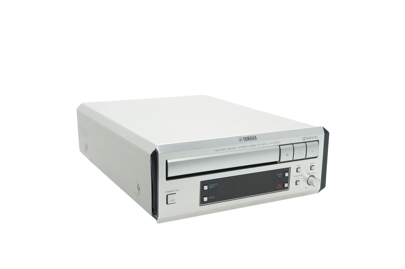 Yamaha_KX-E300_Kasettendeck_Silber_02_result