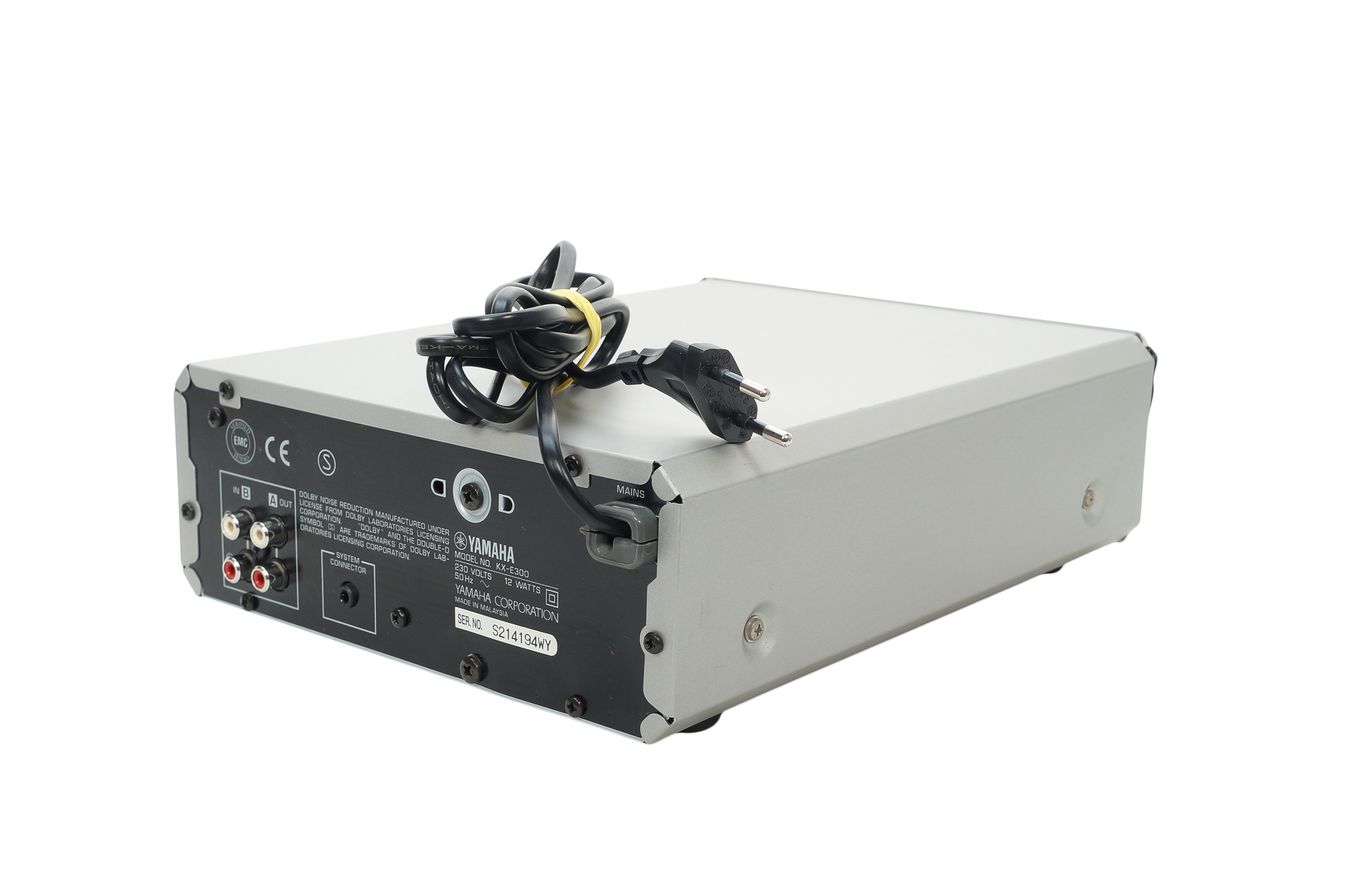 Yamaha_KX-E300_Kasettendeck_Silber_04_result