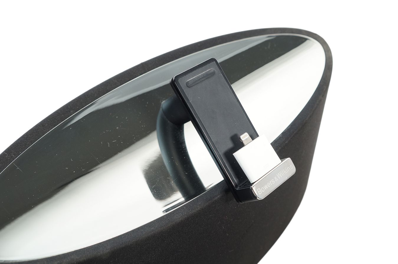 Bowers__Wilkins_Zeppelin_Mini_inkl_iPhone_Adapter_04_result