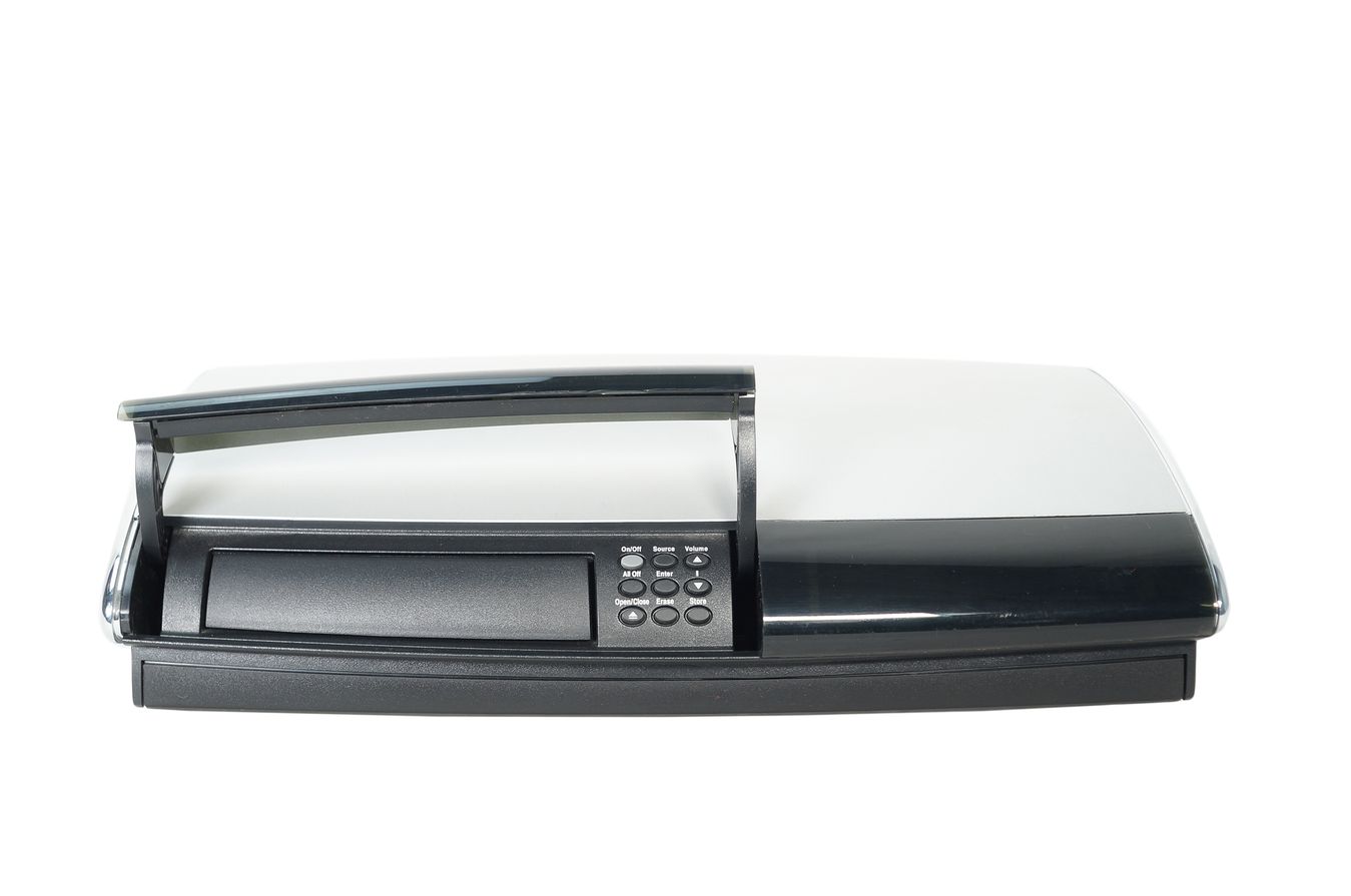 Bose_AV18_Media_Center_Lifestyle_18_28_Series_II_III_05_result