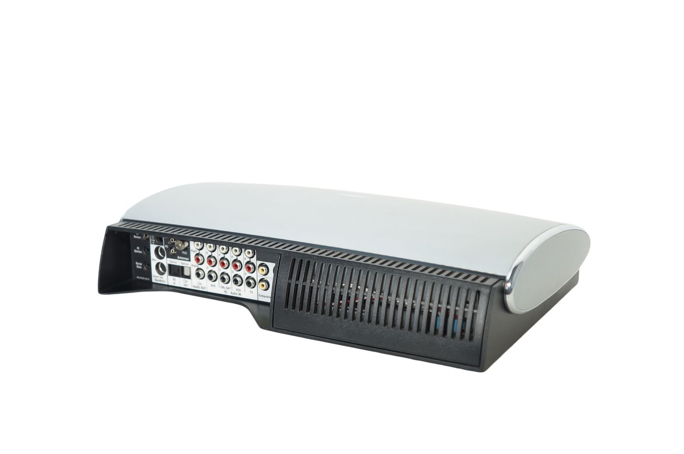 Bose_AV18_Media_Center_Lifestyle_18_28_Series_II_III_06_result