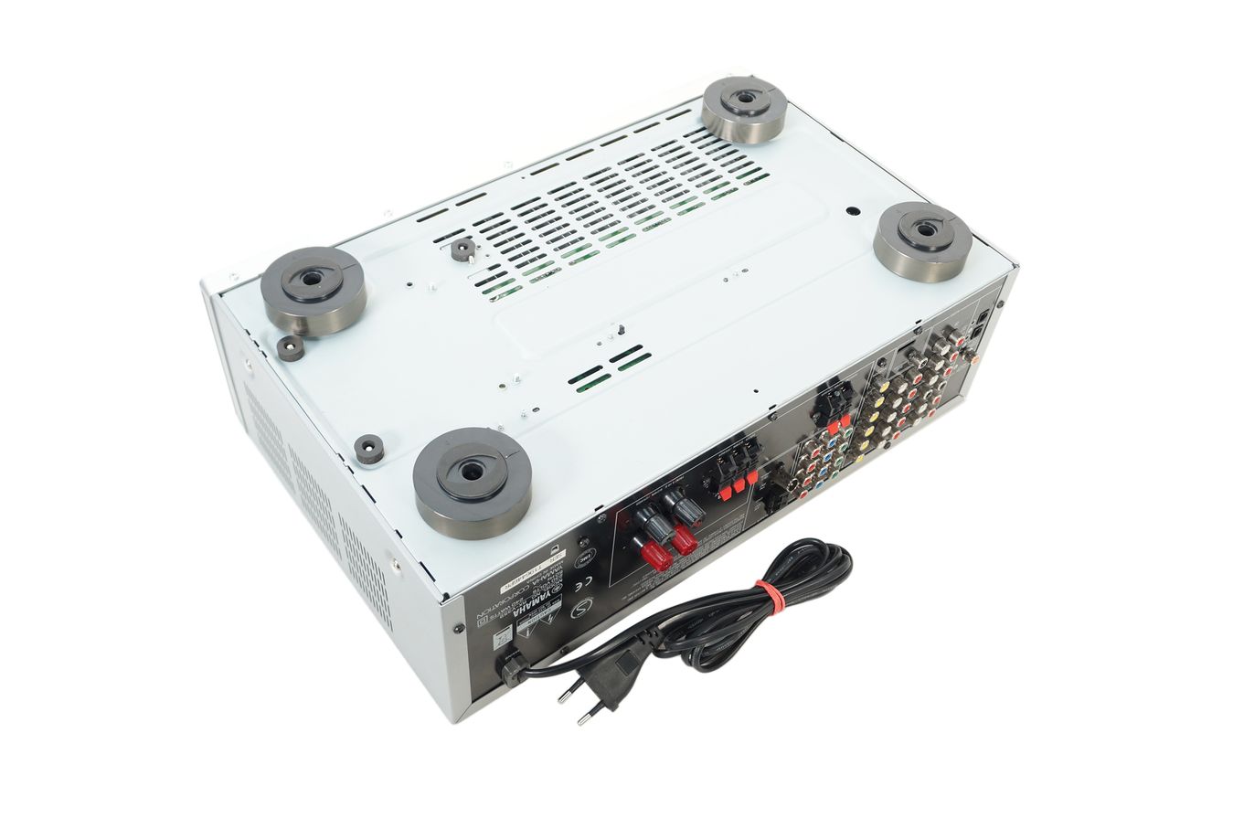 Yamaha_RX-V359_Natural_Sound_AV_Receiver_Silber_08_result
