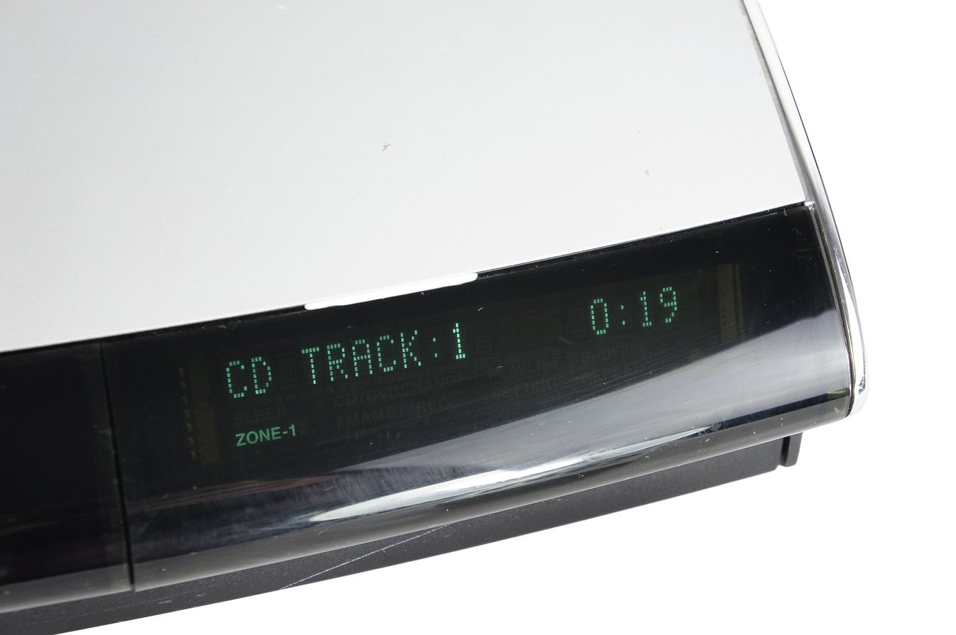 Bose_Lifestyle_18_28_38_Model_AV38_Media_Center_02_result