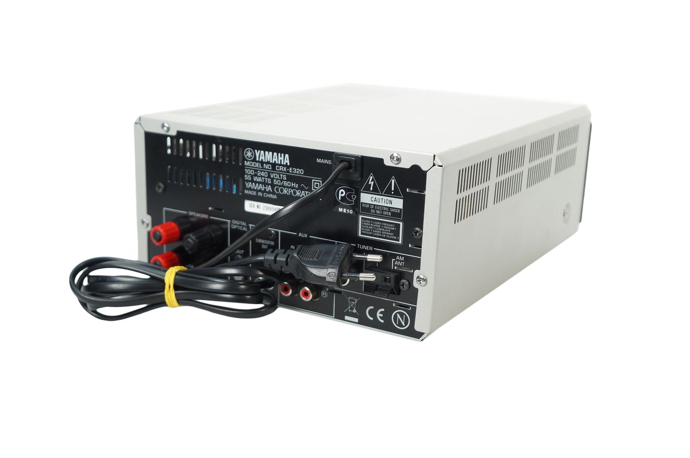 Yamaha_CRX-E320_2.1_Natural_Sound_CD_Receiver_Silber_08_result