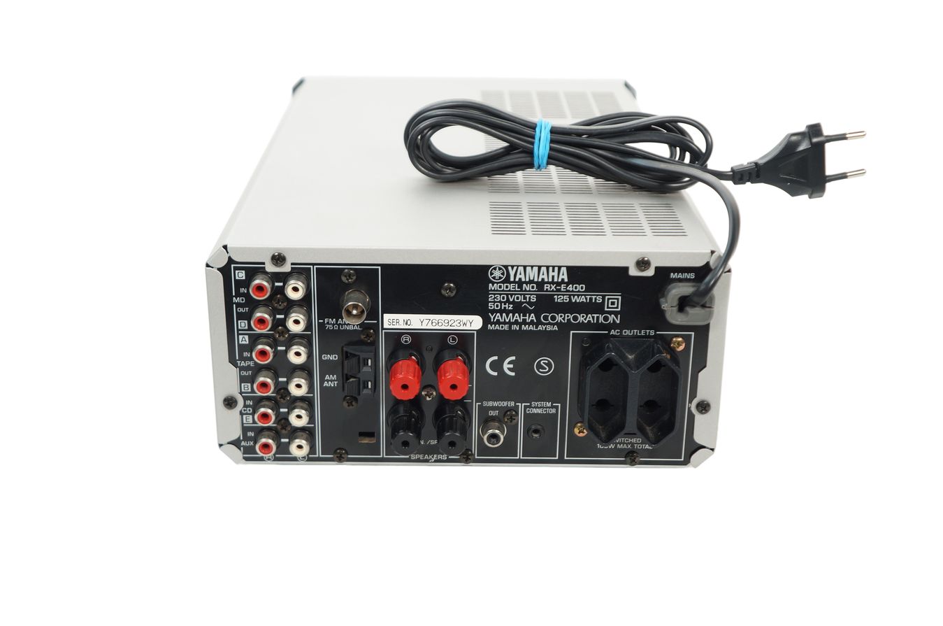 Yamaha_RX-E400_Stereo_2.1_Receiver_Silber_05_result