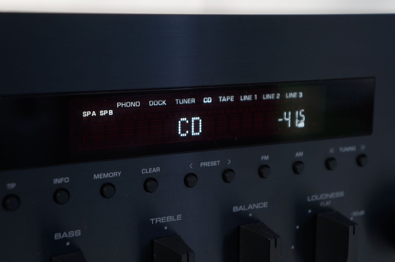 Yamaha_R-S700_2.1_Stereo_Receiver_Schwarz_02_result