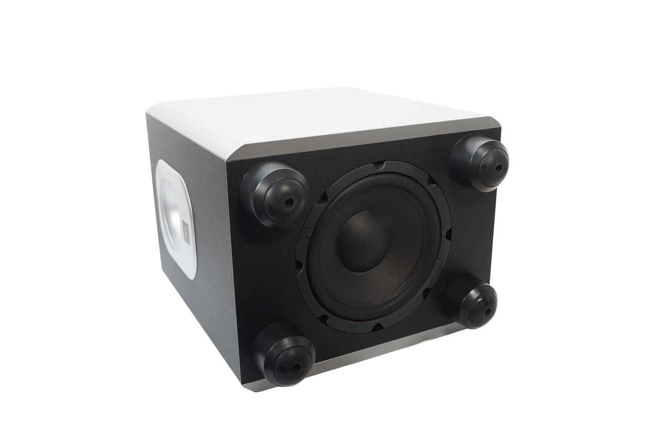 JBL_SUB_140_Subwoofer_Aktiv_Silber_05_result