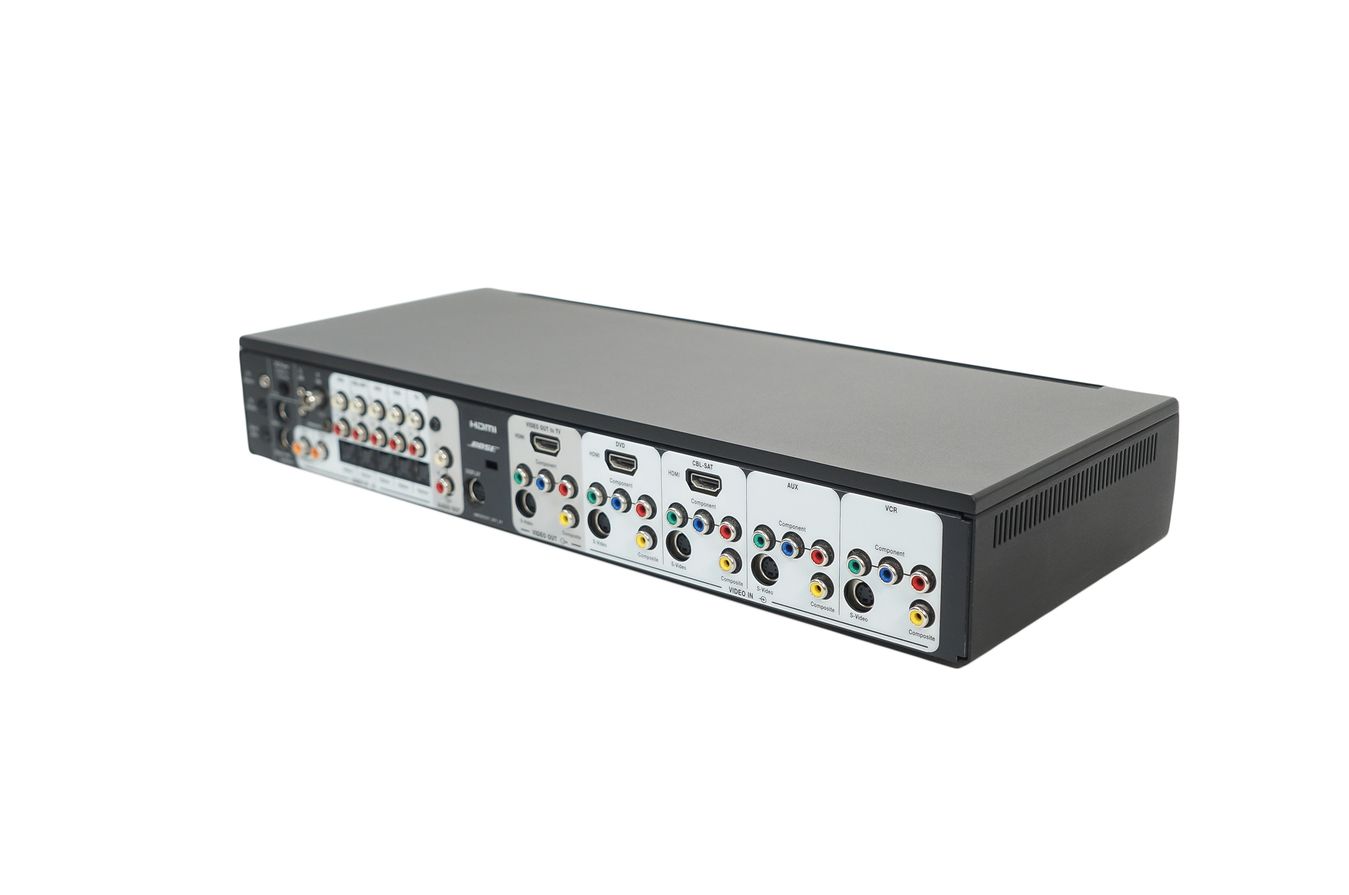 Bose_Media_Center_MC1_Steuerkonsole_Lifestyle_V10_V30_V20_06_result