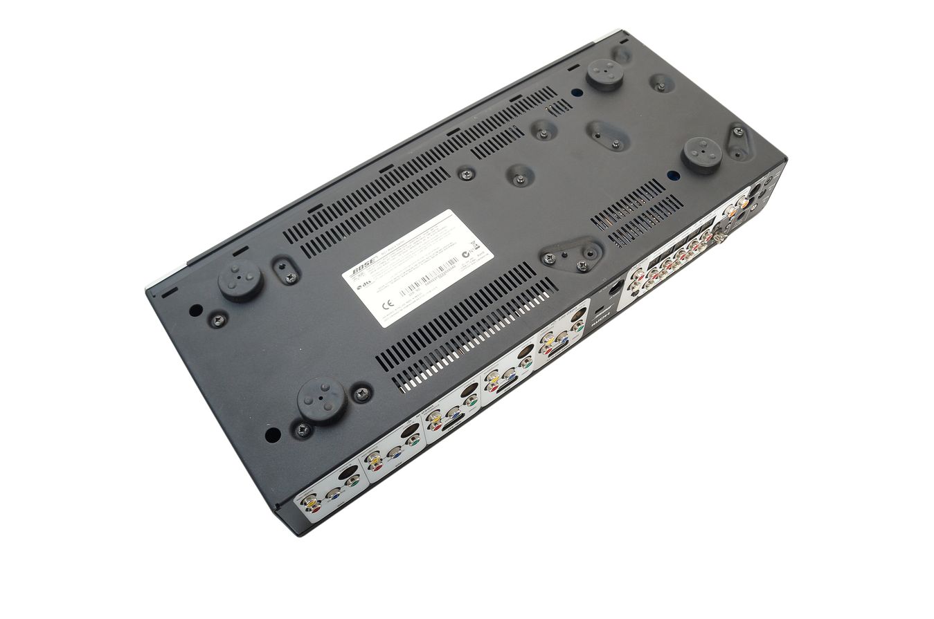 Bose_Media_Center_MC1_Steuerkonsole_Lifestyle_V10_V30_V20_09_result