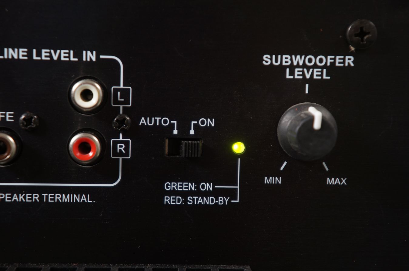 JBL_SUB_140_Subwoofer_Aktiv_Silber_result