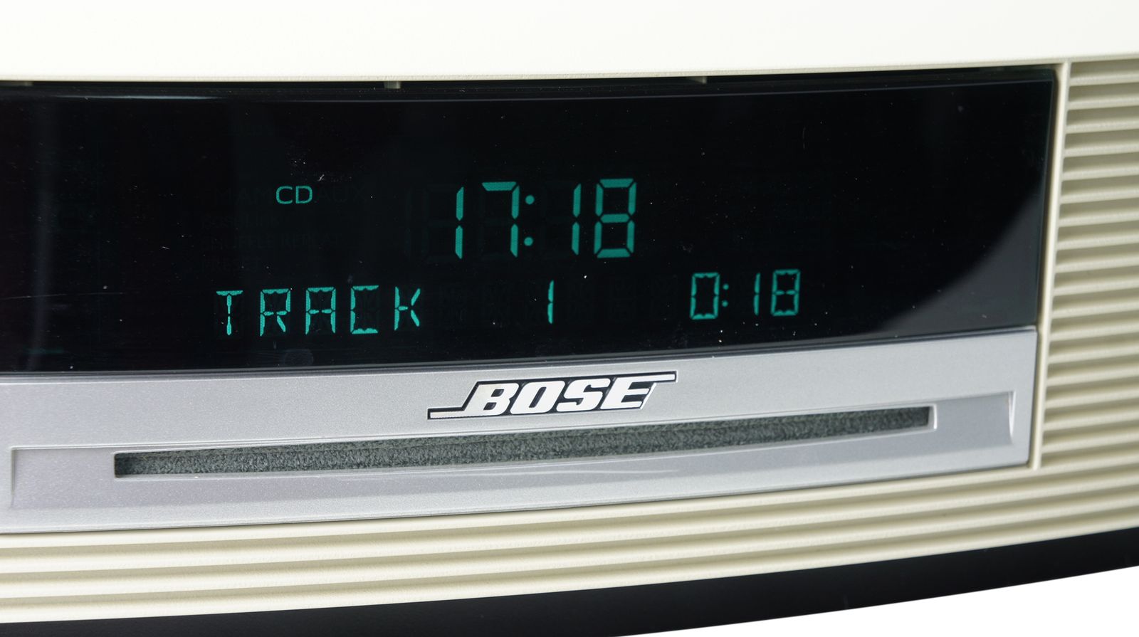 Bose_Wave_Music_System_AWRCC4_WeiB_02_result