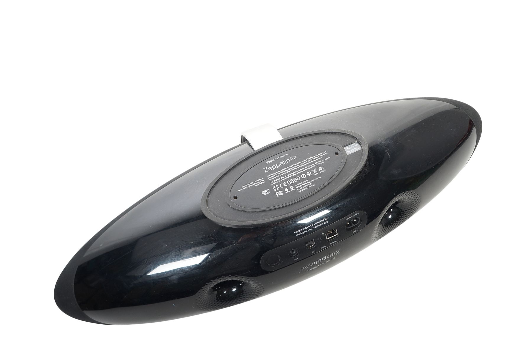 Bowers__Wilkins_Zeppelin_Air_Wireless_Hi-Fi_Lautsprecher_Soundbox_09_result