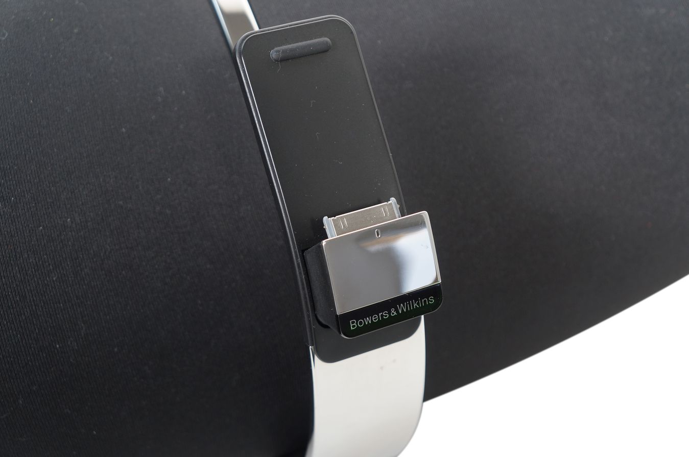 Bowers__Wilkins_Zeppelin_Air_Wireless_Hi-Fi_Lautsprecher_Docking_Station_05_result