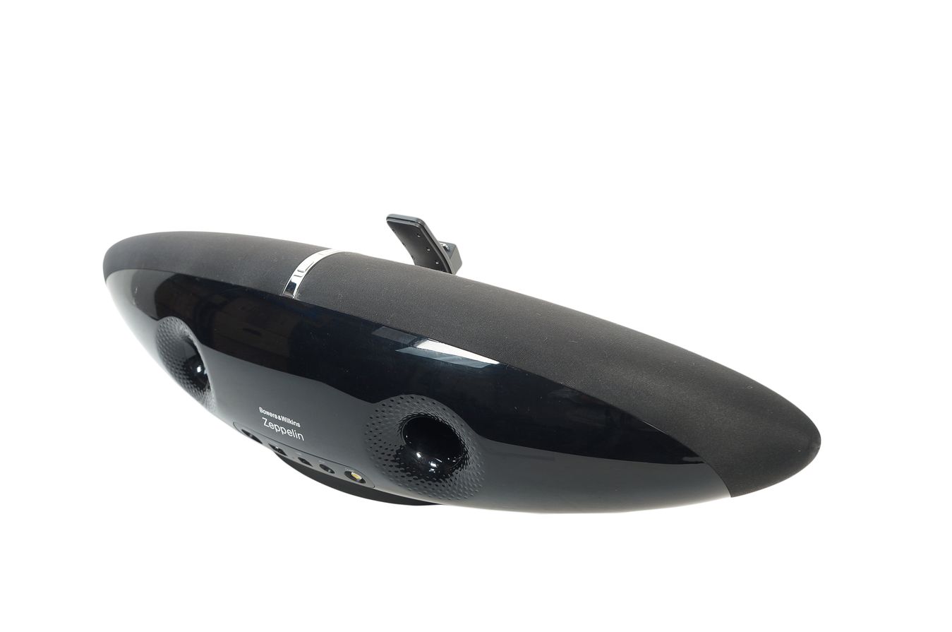 Bowers__Wilkins_Zeppelin_Air_Wireless_Hi-Fi_Lautsprecher_Docking_Station_06_result
