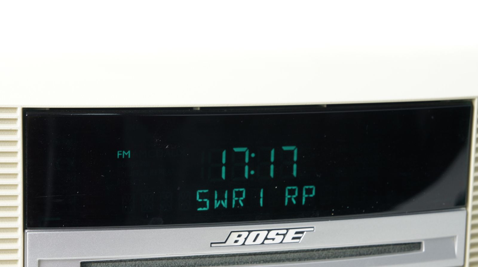 Bose_Wave_Music_System_AWRCC4_WeiB_result