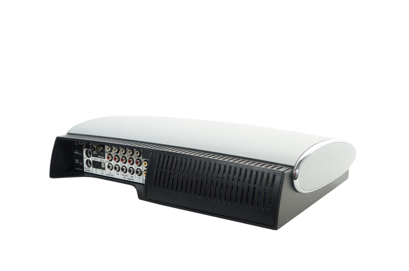 Bose_AV18_Media_Center_Lifestyle_18_28_Series_II_III_07_result