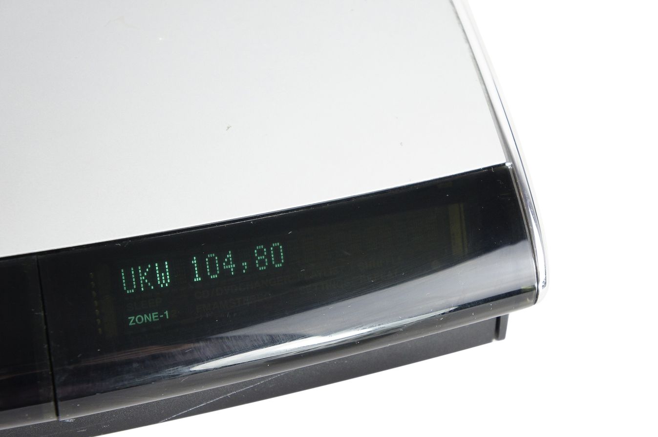 Bose_AV18_Media_Center_Lifestyle_18_28_Series_II_III_03_result