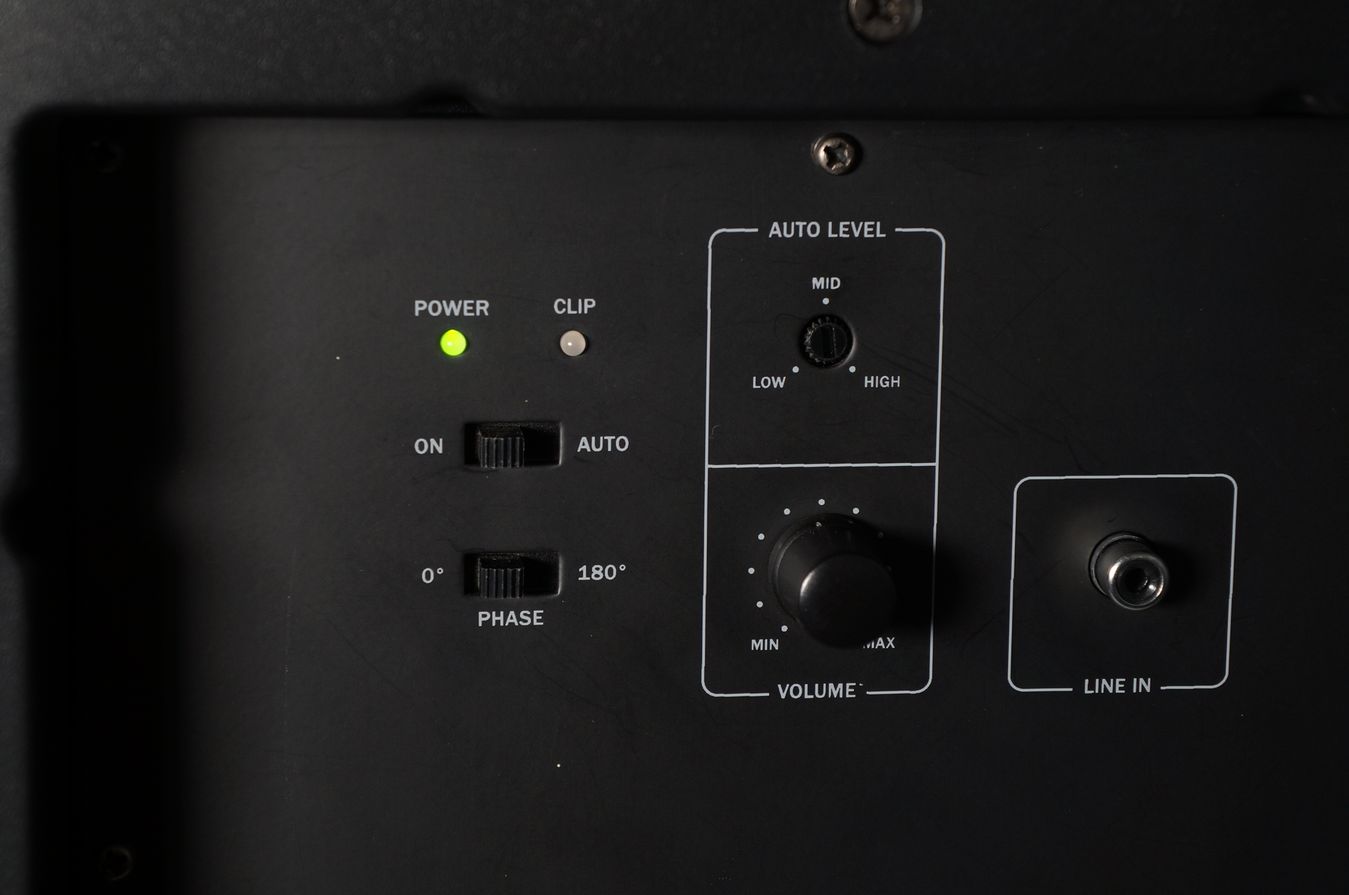 Teufel_US_2108-1_SW_Subwoofer_Aktiv_Schwarz_05_result