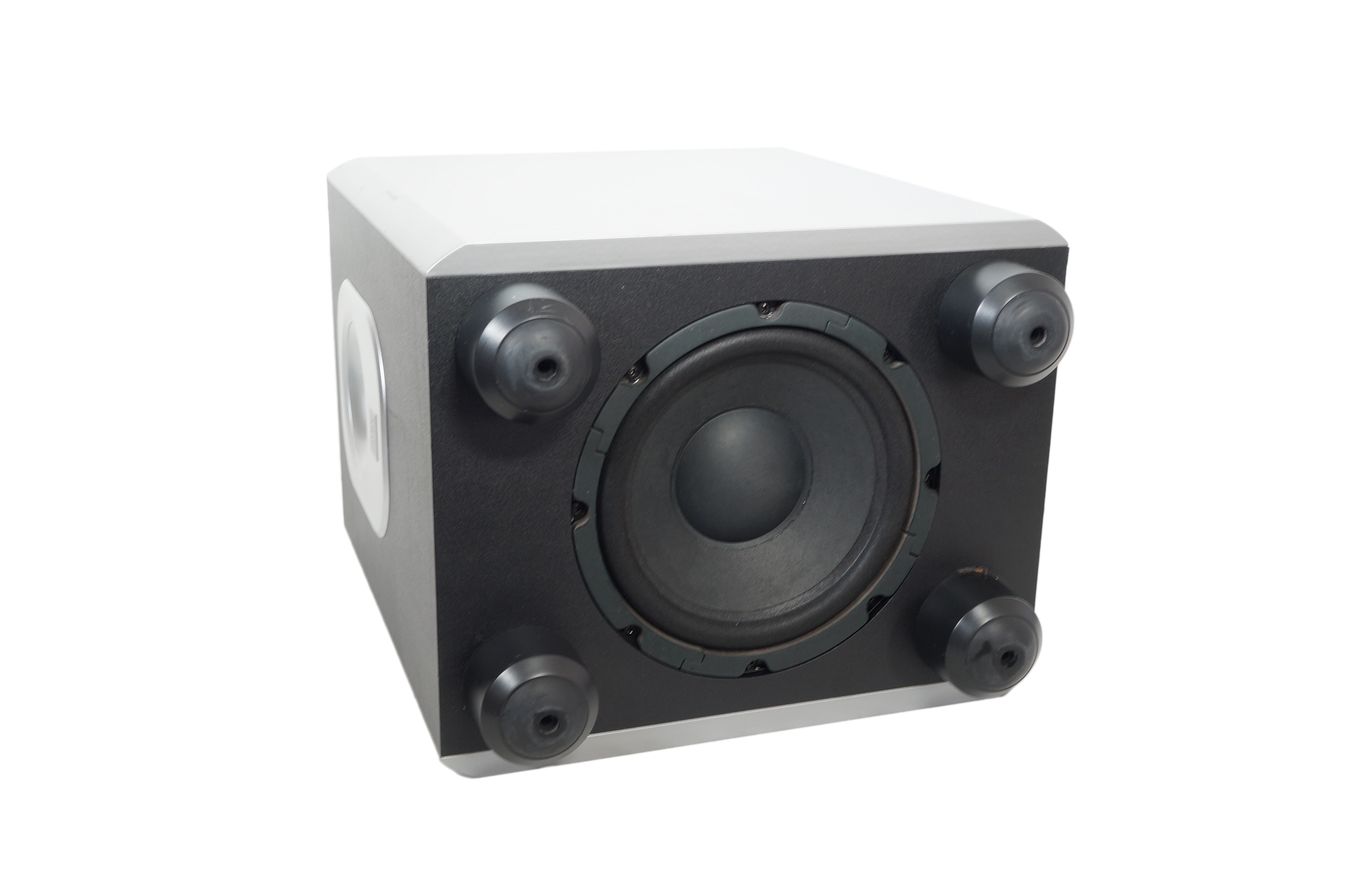 JBL_SUB_140_Subwoofer_Aktiv_Silber_07_result