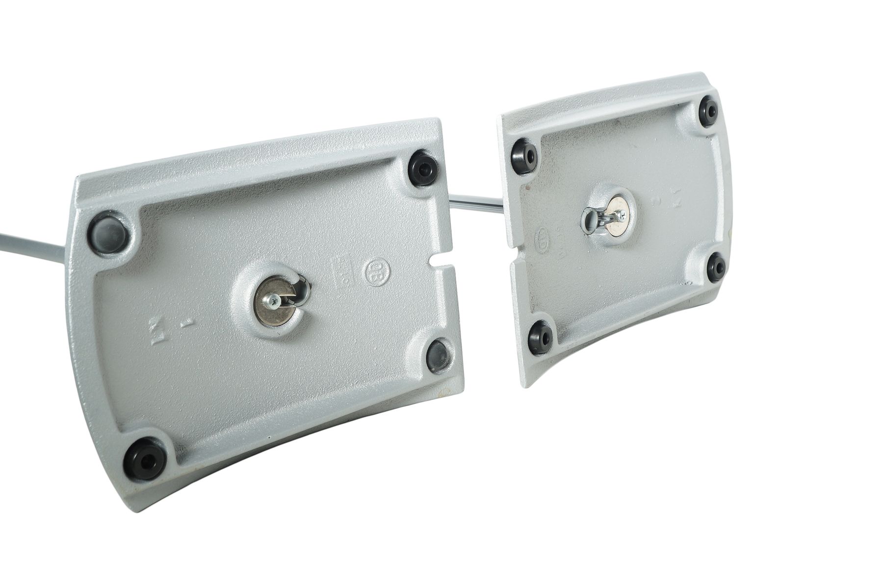 2x_Bose_UFS-20_Lautsprecherstander_Silber_05_result