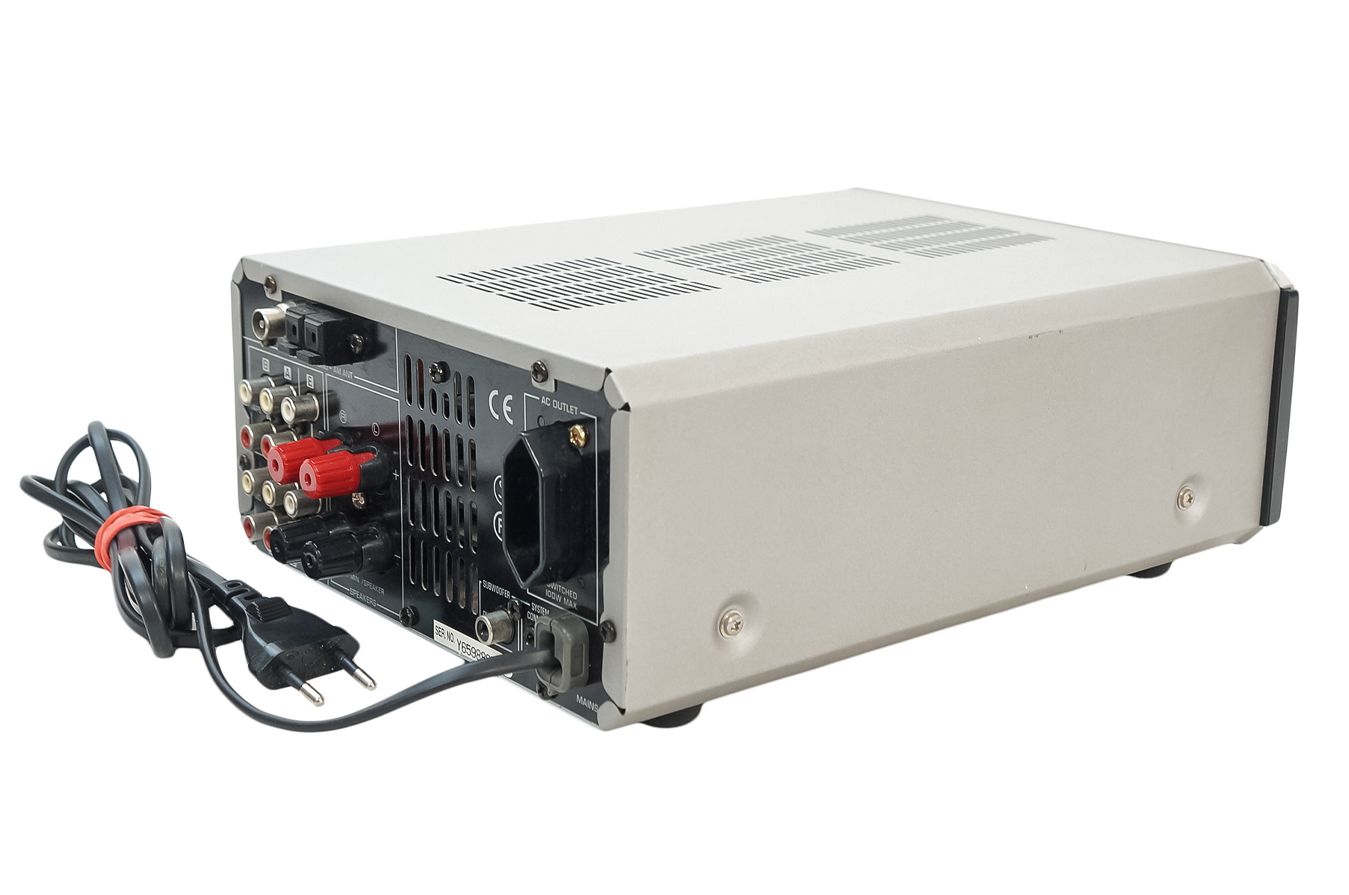 Yamaha_RX-E100_Natural_Sound_Receiver_Silber_06_result