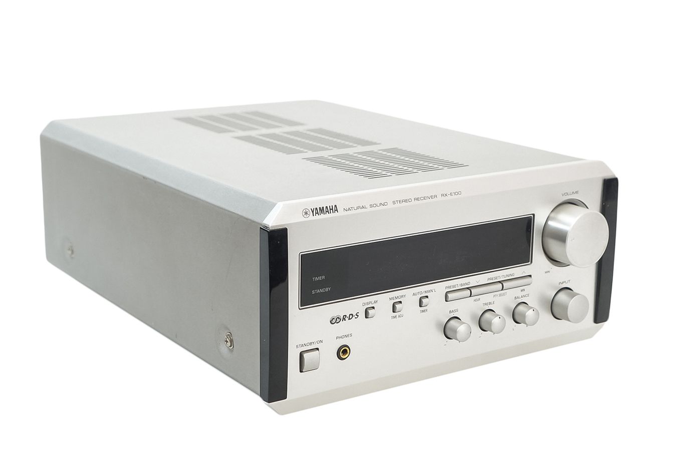 Yamaha_RX-E100_Natural_Sound_Receiver_Silber_07_result