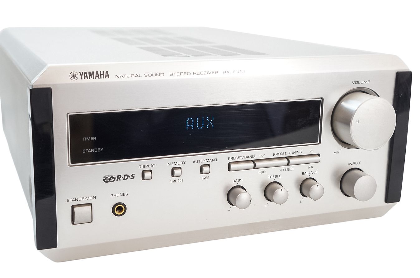 Yamaha_RX-E100_Natural_Sound_Receiver_Silber_09_result
