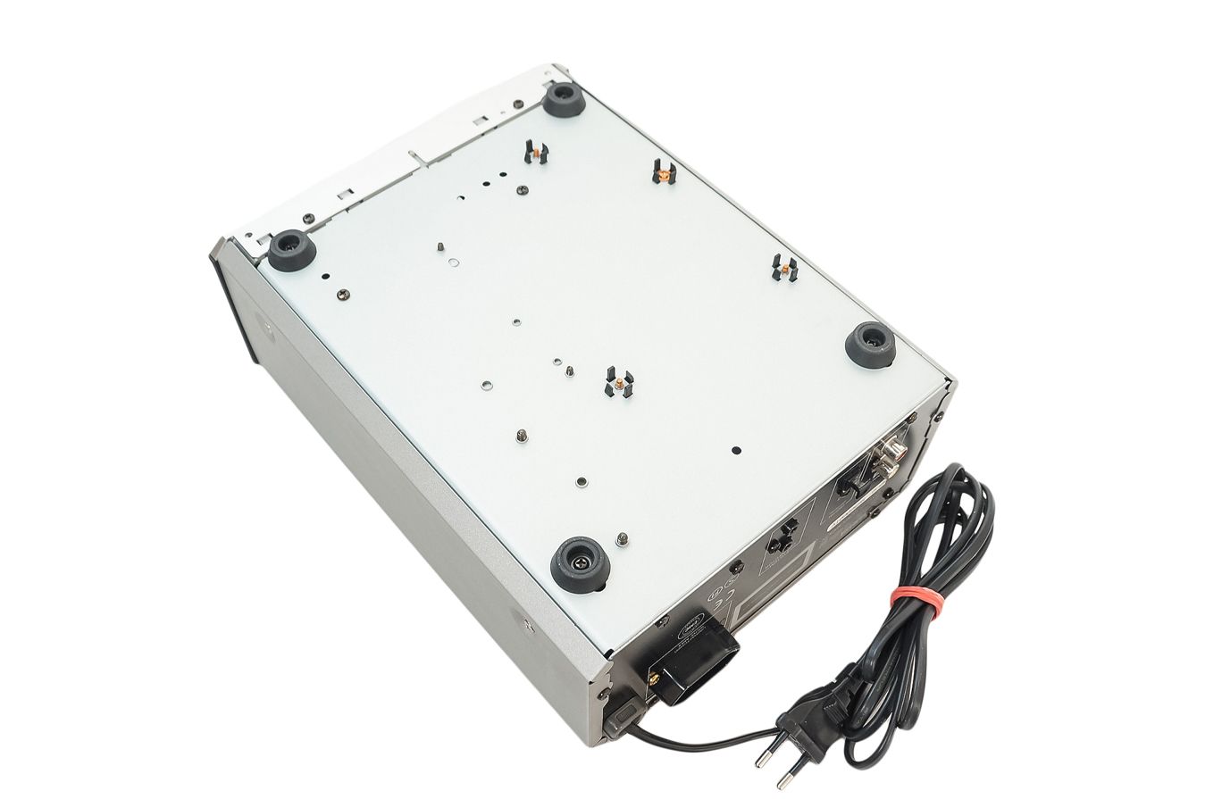 Yamaha_CDX-E100_Natural_Sound_Compact_Disc_Player_Silber_02_result