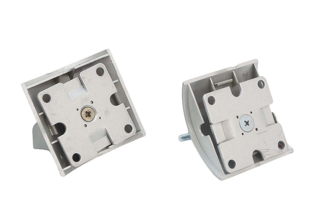 2x_Bose_UB-20_Wandhalterungen_Silber_04_result