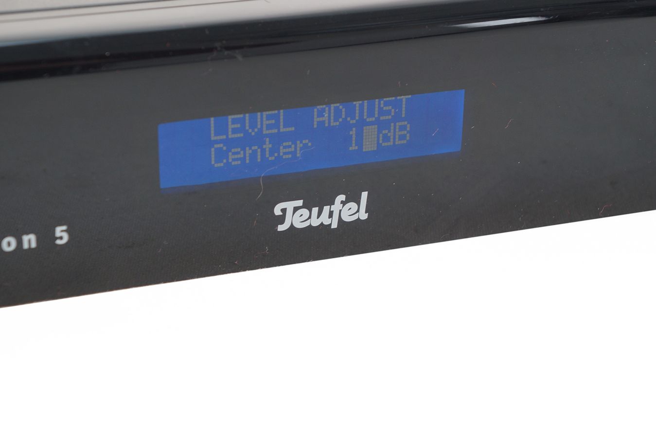 Teufel_Decoderstation_5_Vorverstarker_Dolby_Digital_5.1_Surround_02